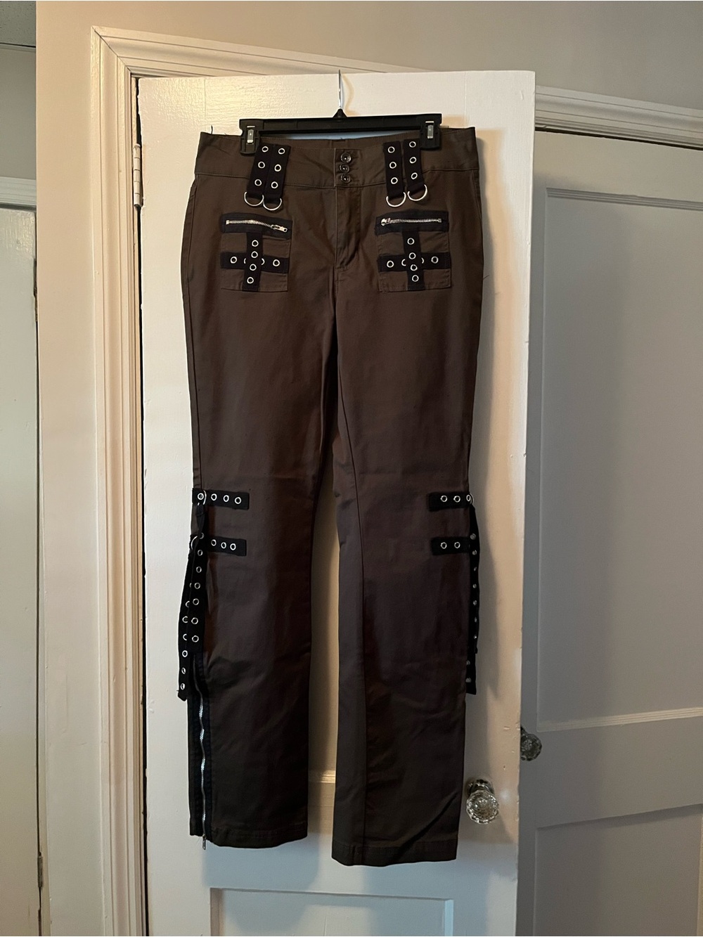 Women’s Olive Green Hot Topic Pants with Grommet Straps Size 9